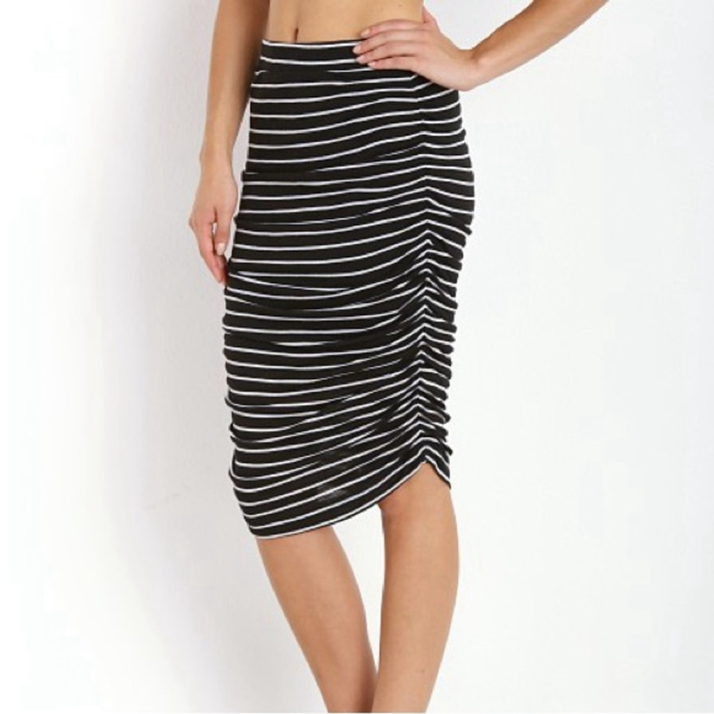 Vince Camuto Black White Striped Rayon Jersey Knit Midi Pencil Skirt MEDIUM
